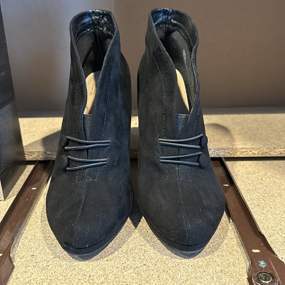 Black Heels - Picture 3 of 7
